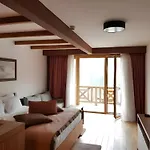B229 & B230 In Vucko, -private Host Яхорина