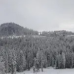B229 & B230 In Vucko, -private Host Апартаменты